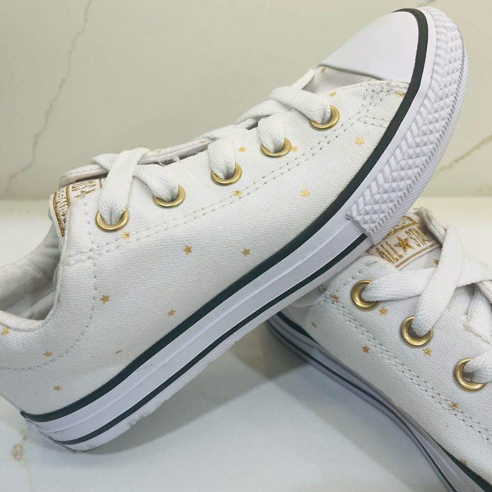 Converse White and Gold Star Sneakers with Classic Low-Top Design